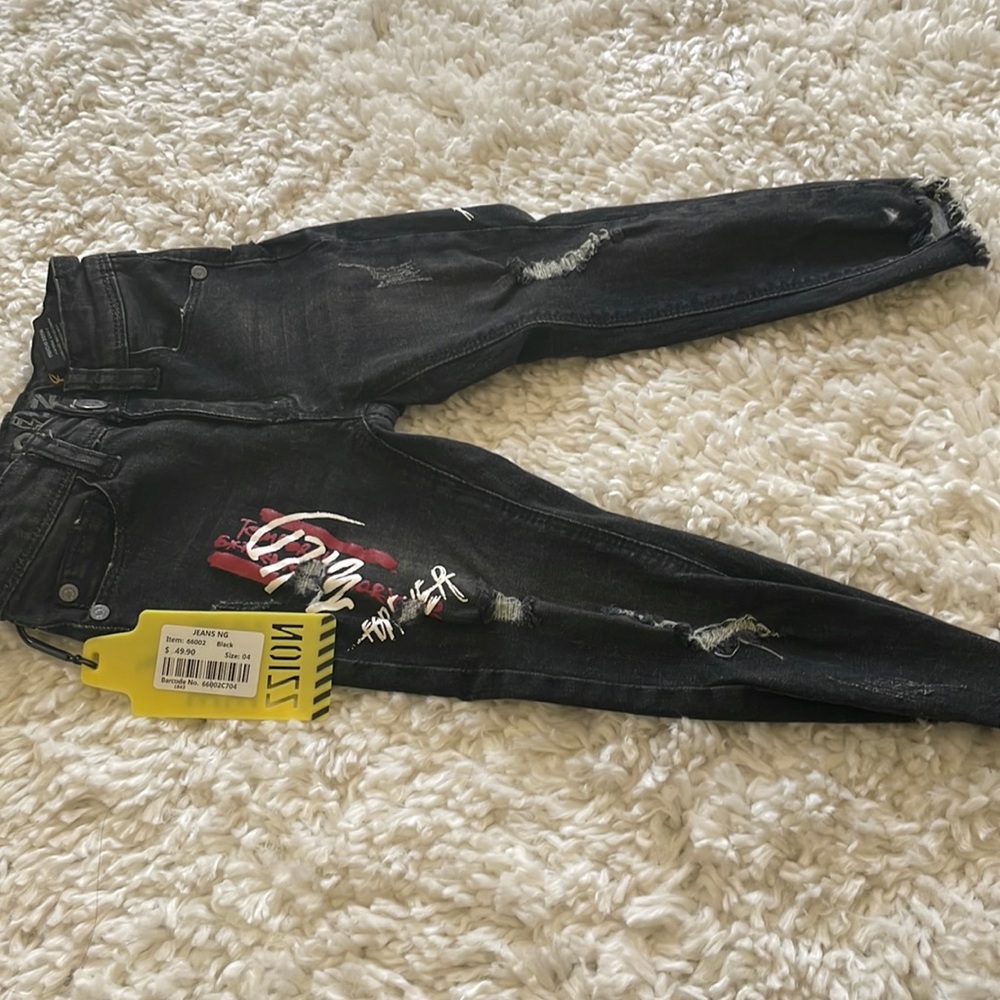 Make some Noizz Jeans